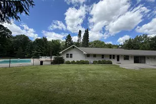 1842 Thomas Atkinson Rd, Inverness, IL 60067 - Photo 3