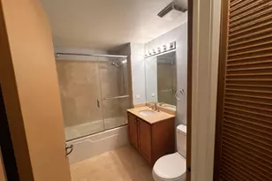 210 S Desplaines St, Chicago, IL 60661 - Photo 5