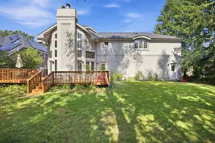 351 Willowood Ln, Willowbrook, IL 60527 - Photo 7