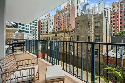 71 E Division Street #402, Chicago, IL 60610 - Photo 11