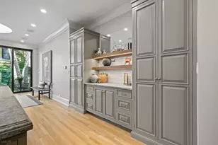 2831 N Pine Grove Ave, Chicago, IL 60657 - Photo 23