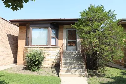 2530 W Pratt Boulevard, Chicago, IL 60645 - Photo 1