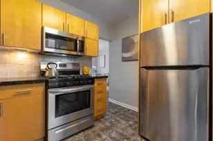 626 W Waveland Ave, Chicago, IL 60613 - Photo 17