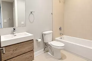 243 E 31st St, Chicago, IL 60616 - Photo 13