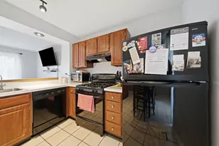 6374 Nugget Cir, Hanover Park, IL 60133 - Photo 11
