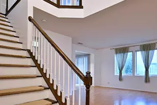 1087 Delta Dr, Elgin, IL 60123 - Photo 3