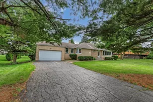 7N435 Linden Ave, Medinah, IL 60157 - Photo 3