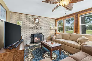 421 Thornton St, Lockport, IL 60441 - Photo 3
