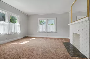 1604 E Jackson St, Bloomington, IL 61701 - Photo 5