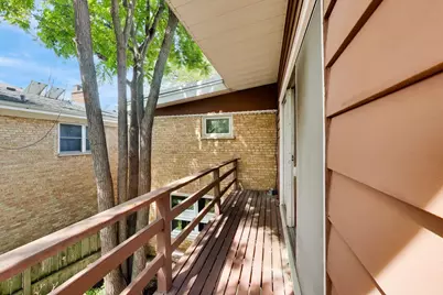 9039 Niles Center Road, Skokie, IL 60076 - Photo 13
