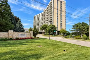 40 N Tower Rd, Oak Brook, IL 60523 - Photo 1