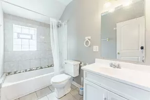 9018 S Houston Ave, Chicago, IL 60617 - Photo 33