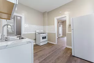 9018 S Houston Ave, Chicago, IL 60617 - Photo 7