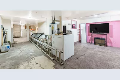 9018 S Houston Avenue, Chicago, IL 60617 - Photo 25