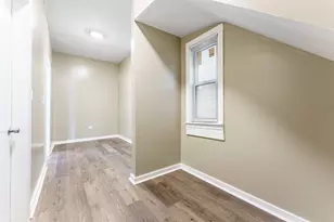 9018 S Houston Ave, Chicago, IL 60617 - Photo 13