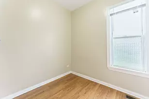 9018 S Houston Ave, Chicago, IL 60617 - Photo 31