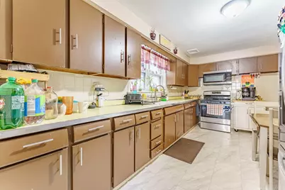 9018 S Houston Avenue, Chicago, IL 60617 - Photo 17