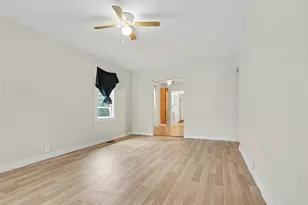 823 E Prairie St, Pontiac, IL 61764 - Photo 5