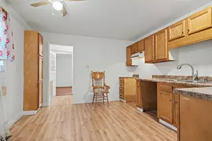 823 E Prairie St, Pontiac, IL 61764 - Photo 7