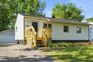 1806 222nd Pl, Sauk Village, IL 60411 - Photo 3