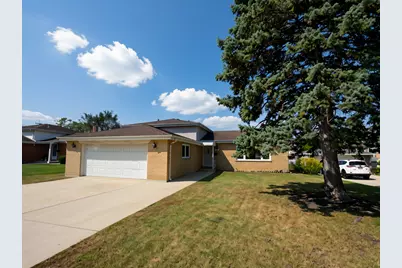 966 S Iowa Avenue, Addison, IL 60101 - Photo 1