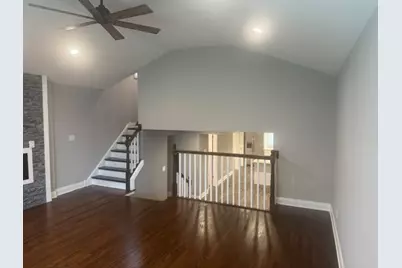 10042 S Princeton Avenue, Chicago, IL 60628 - Photo 5