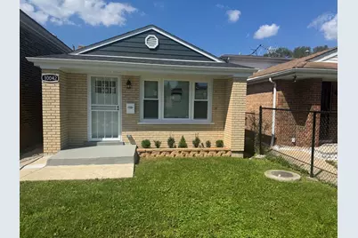 10042 S Princeton Avenue, Chicago, IL 60628 - Photo 3
