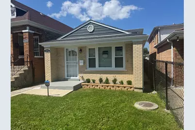 10042 S Princeton Avenue, Chicago, IL 60628 - Photo 1