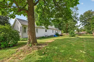 406 W 3rd St, Braidwood, IL 60408 - Photo 37