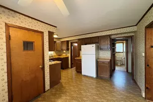 708 Godfrey St, Streator, IL 61364 - Photo 9