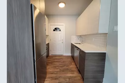 641 W Roscoe Street #V3, Chicago, IL 60657 - Photo 3