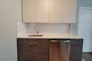 641 W Roscoe St, Chicago, IL 60657 - Photo 5