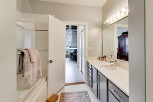 360 W Illinois St, Chicago, IL 60654 - Photo 21