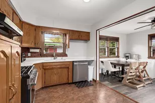 11146 84th Pl, Willow Springs, IL 60480 - Photo 5