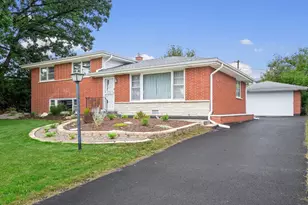 11146 84th Pl, Willow Springs, IL 60480 - Photo 1