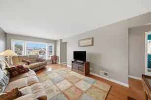 8636 S Tripp Ave, Chicago, IL 60652 - Photo 3