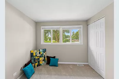 321 Desmond Drive, Schaumburg, IL 60193 - Photo 19