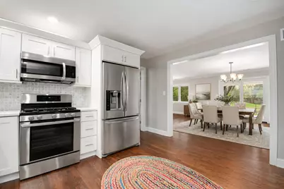 22W689 Elmwood Drive, Glen Ellyn, IL 60137 - Photo 3