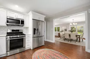 22W689 Elmwood Dr, Glen Ellyn, IL 60137 - Photo 3
