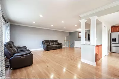 1810 71st Street, Darien, IL 60561 - Photo 9