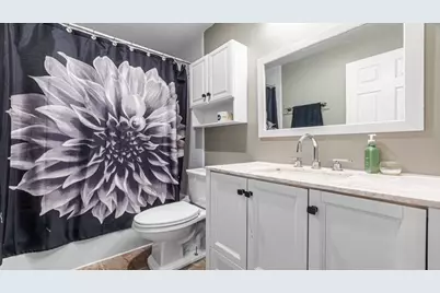 5800 W 105th Street #4C, Oak Lawn, IL 60453 - Photo 9