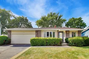 1009 Beverly Ct, Lombard, IL 60148 - Photo 1