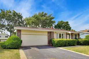 1009 Beverly Ct, Lombard, IL 60148 - Photo 3