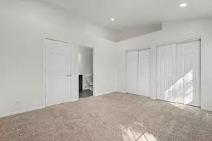 1187 Regency Dr, Schaumburg, IL 60193 - Photo 9