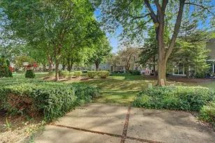 1187 Regency Dr, Schaumburg, IL 60193 - Photo 15