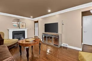 5533 S Sayre Ave, Chicago, IL 60638 - Photo 3