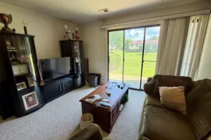871 E Coach Rd, Palatine, IL 60074 - Photo 5