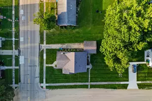 402 N Division Ave, Polo, IL 61064 - Photo 9