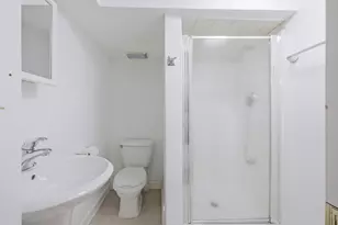 2038 Farnham Ct, Schaumburg, IL 60194 - Photo 11
