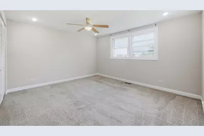 2038 Farnham Court, Schaumburg, IL 60194 - Photo 5